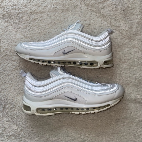 Sneakers - Picture 3 of 6